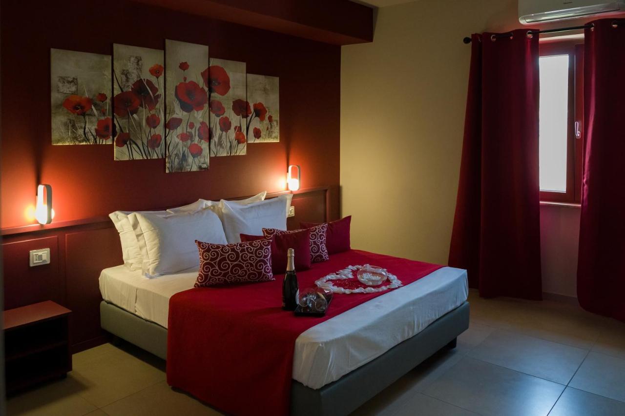Rosy'S Rooms Patrica Экстерьер фото